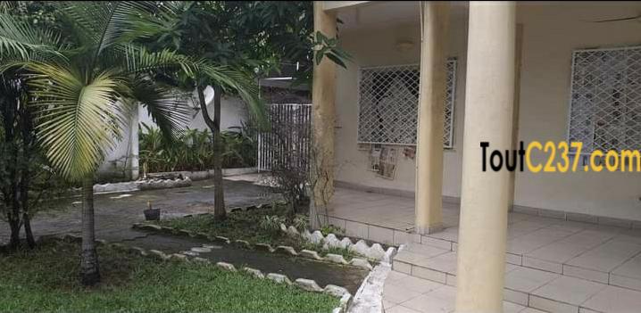 Maison duplex à louer à Bonapriso Douala