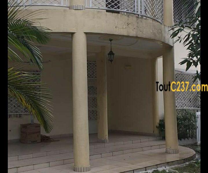 Maison duplex à louer à Bonapriso Douala
