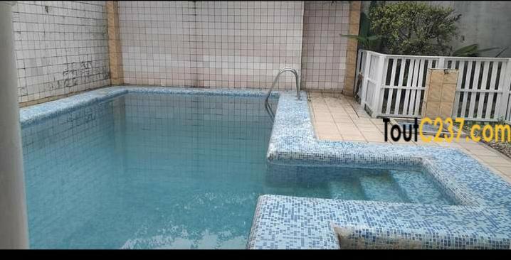 Maison duplex à louer à Bonapriso Douala