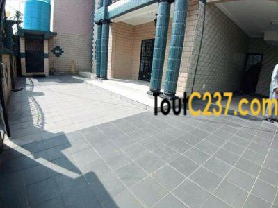 Duplex entrée seule à louer à Bonamoussadi, Douala