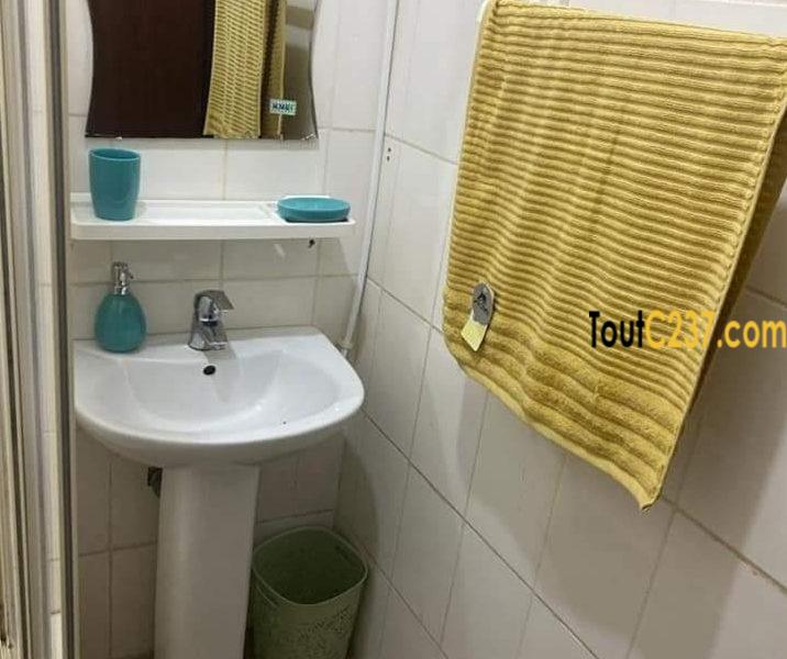 Studio meublé à louer à Bonanjo, Douala