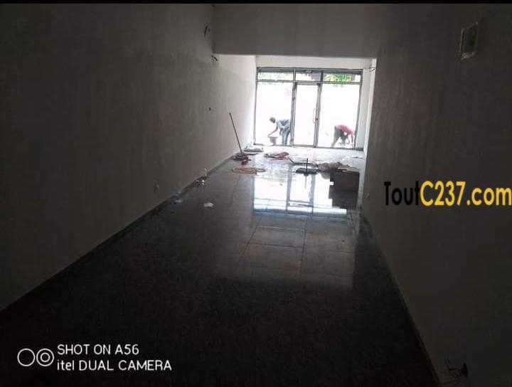 Espace commercial à louer à Bonapriso Douala