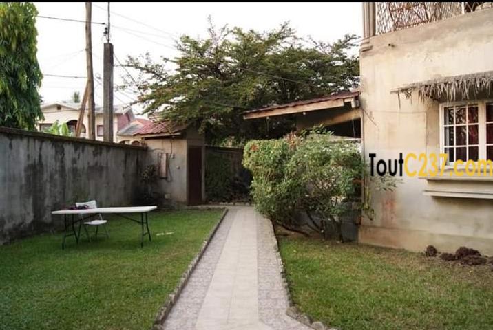Maison à vendre à Logpom Douala