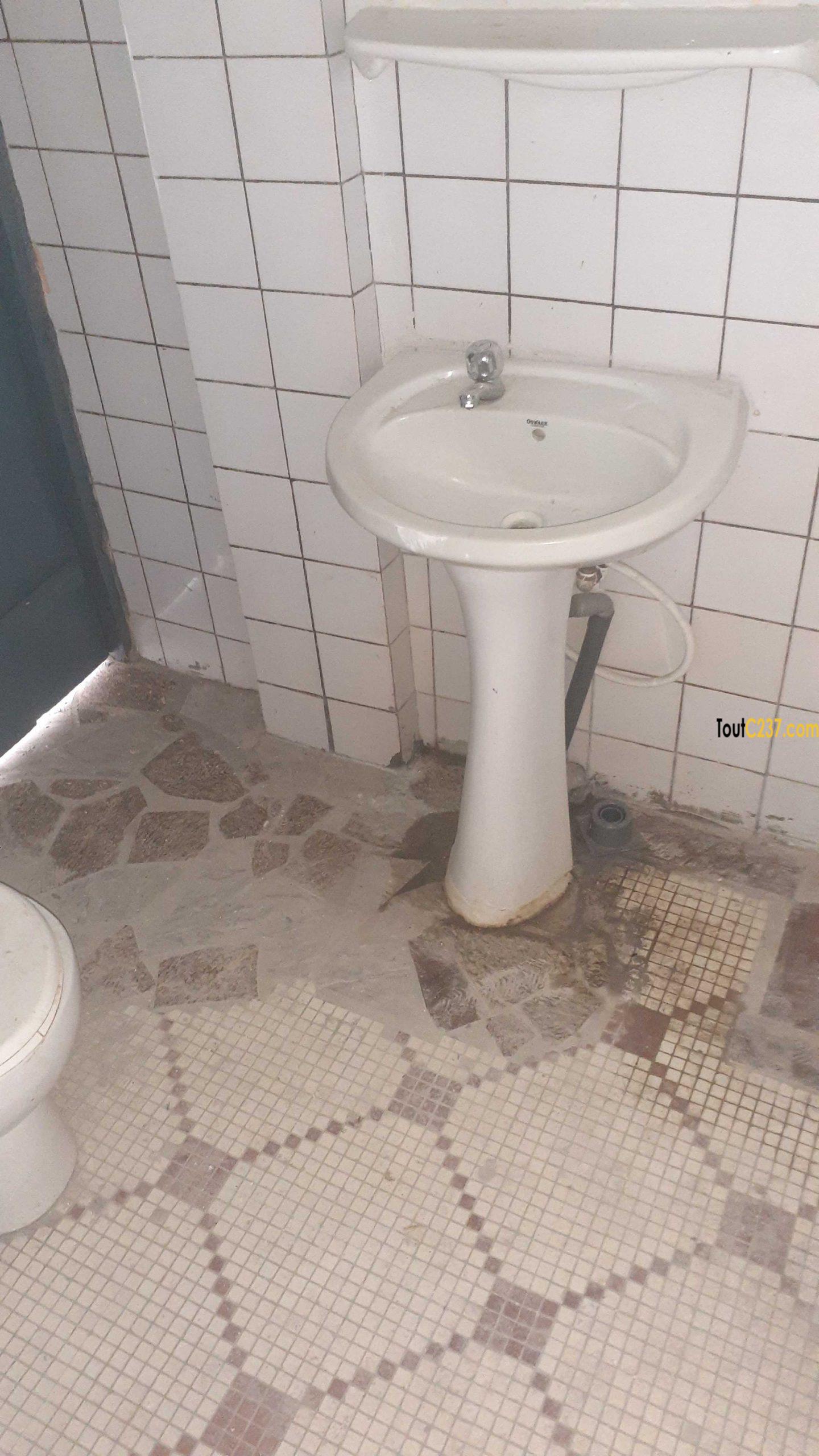 Appartement à louer à Ngodi Douala