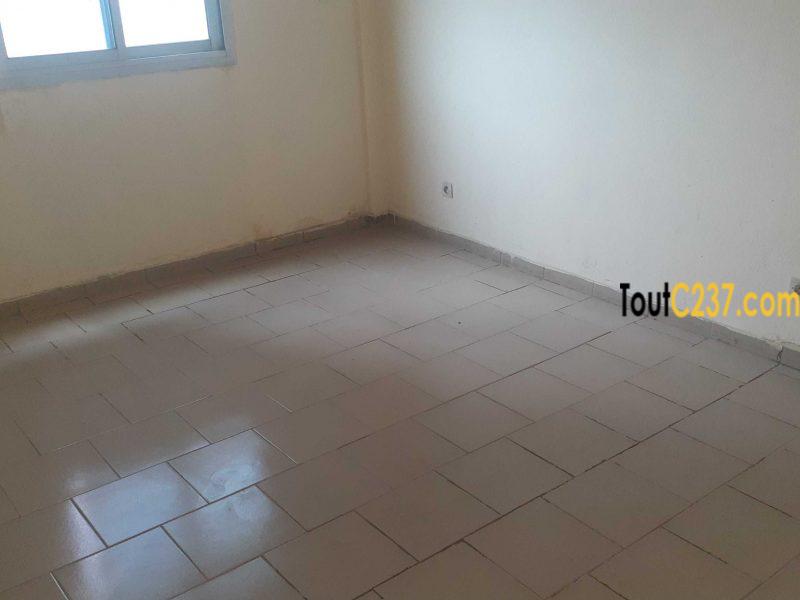 Bureau à louer à Akwa Douala