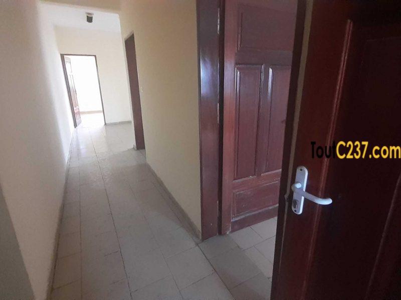 Bureau à louer à Akwa Douala