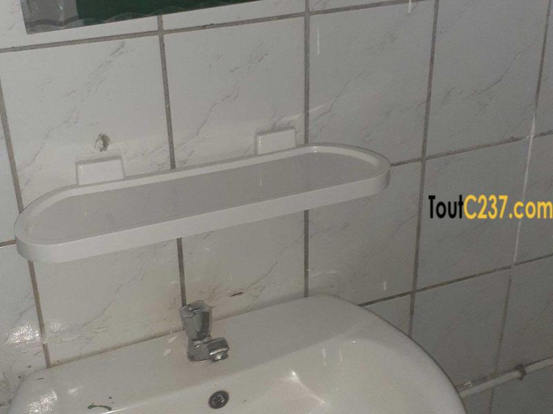 Urgence urgence: Très Vaste Bureau à louer à Akwa Douala