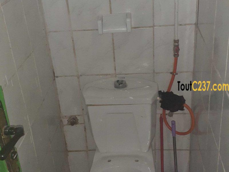 Urgence urgence: Très Vaste Bureau à louer à Akwa Douala