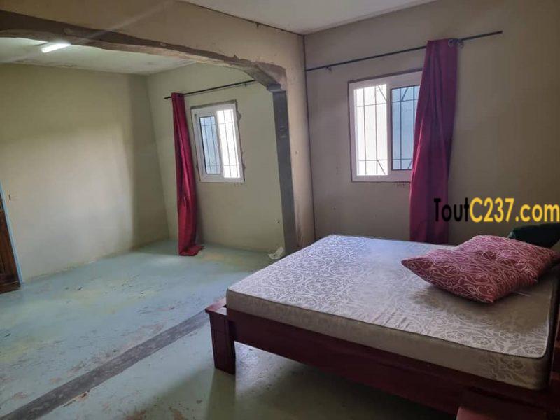 Villa sic à louer à Kotto Douala
