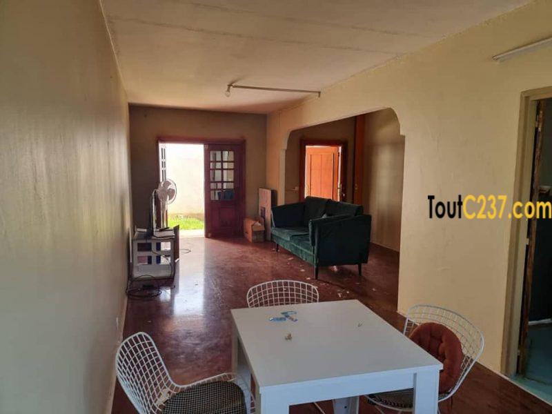 Villa sic à louer à Kotto Douala