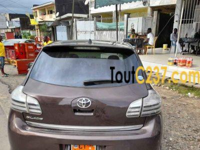 Toyota Blade Immatriculé à vendre à Douala