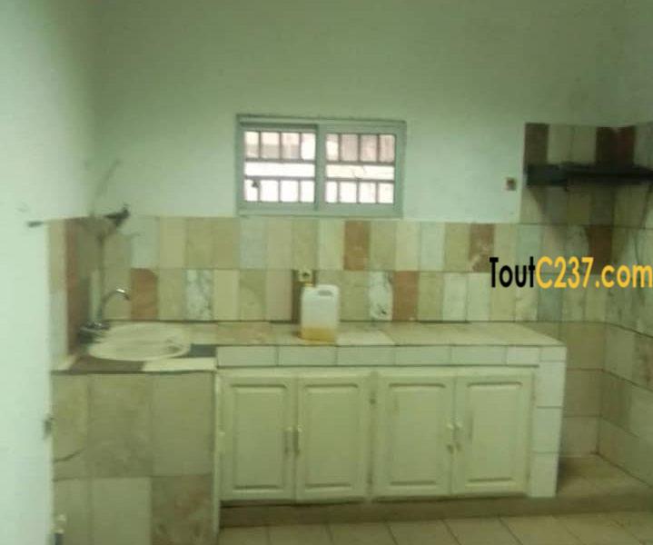 Studio Moderne à louer à Akwa Douala