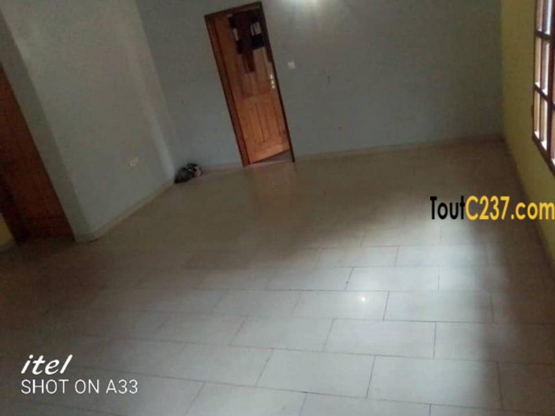 Studio Moderne à louer à Akwa Douala