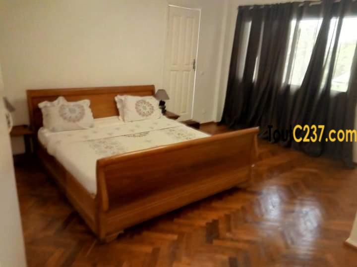 Appartement à louer à Bonapriso Douala