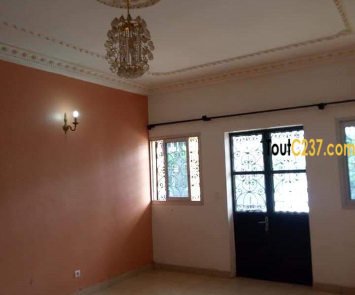 Appartement à loué à Logpom Douala