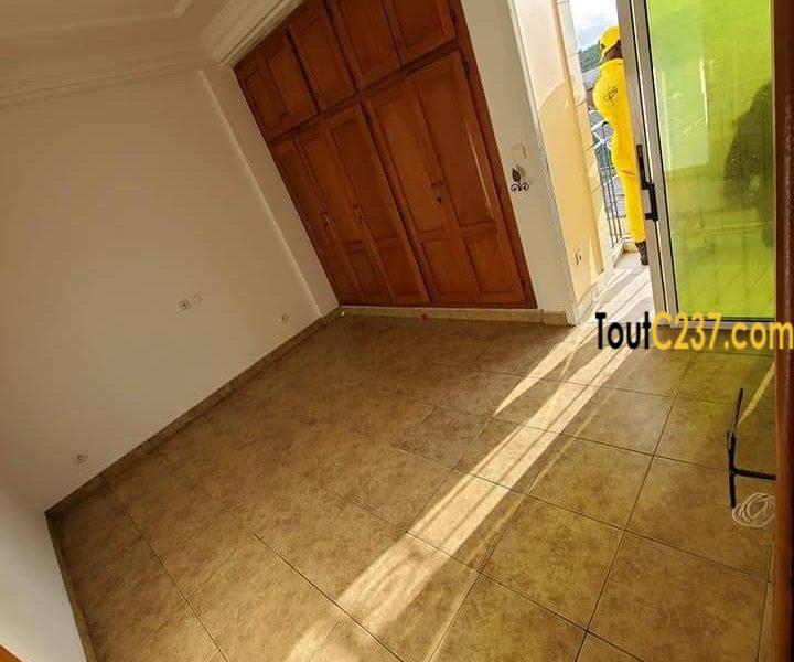 Appartement à louer à Bonamoussadi Douala