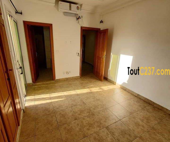Appartement à louer à Bonamoussadi Douala