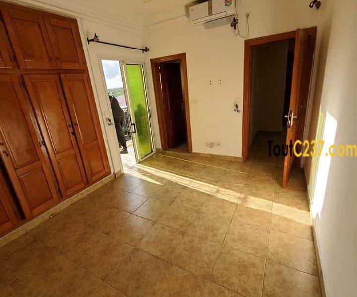 Appartement à louer à Bonamoussadi Douala