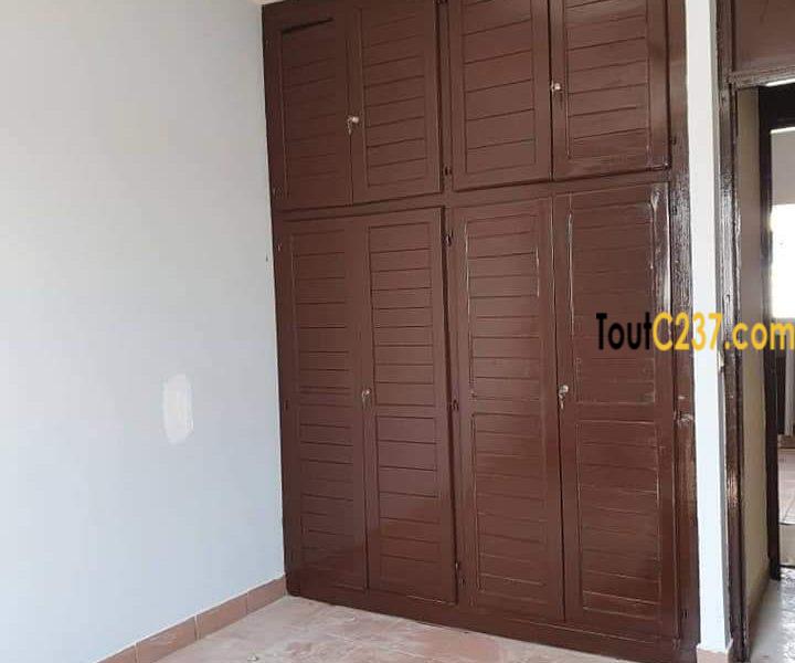 Villa sic à louer à Bonamoussadi Douala