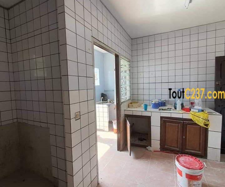 Villa sic à louer à Bonamoussadi Douala