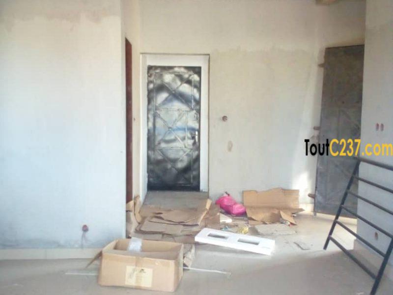 Studio moderne à louer à Bonamoussadi Douala