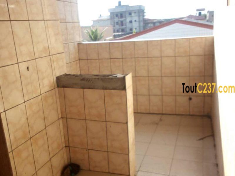 Studio moderne à louer à Bonamoussadi Douala