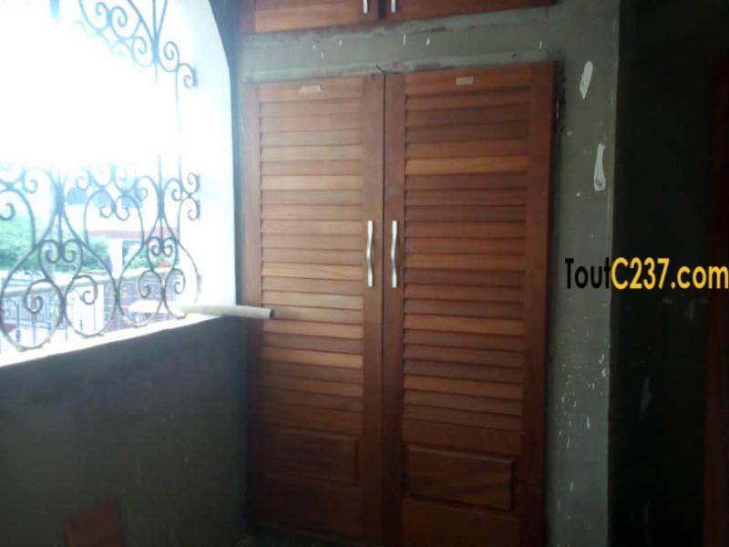 Vaste studio à louer à Bonamoussadi Douala