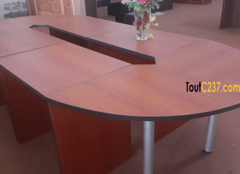 Solde: Table de conférence à vendre