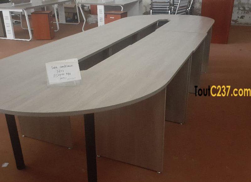Solde: Table de conférence à vendre
