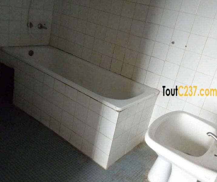Maison duplex à louer à Deido Douala