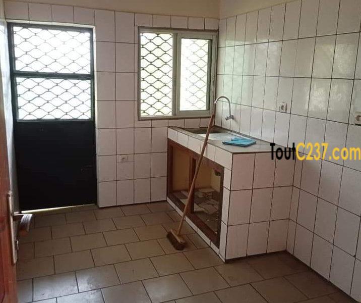 Appartement à louer à Logbessou Douala