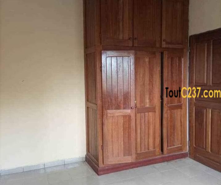 Maison villa à louer à Logpom Douala