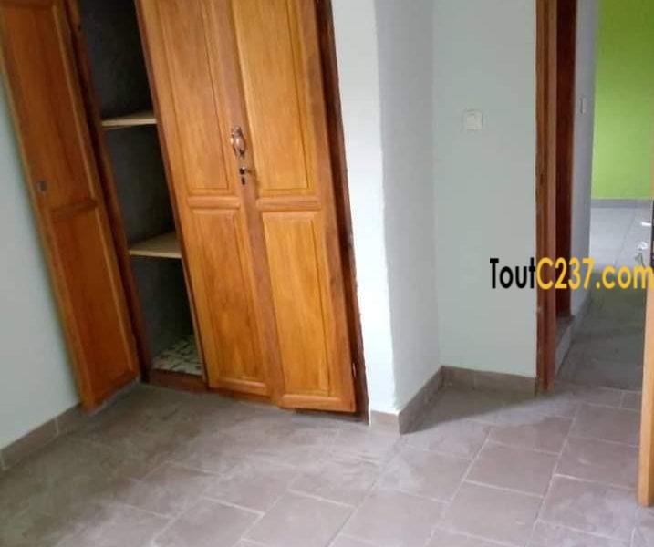 Studio à louer à makepe Douala