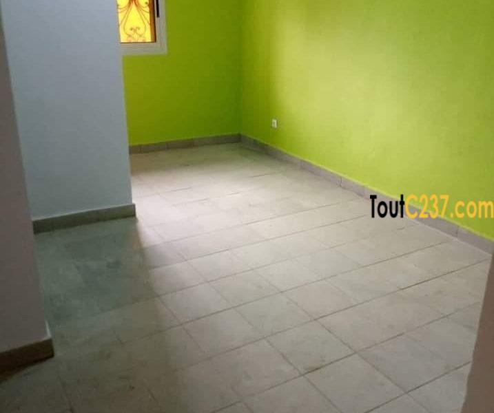 Studio à louer à makepe Douala