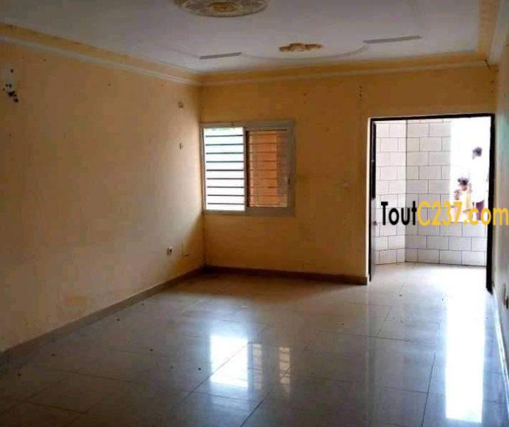 Appartement à louer à Logpom Douala