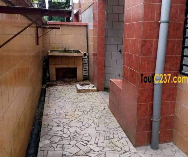 Appartement à louer à Logpom Douala