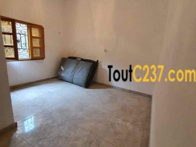 Maison à louer à logpom Douala