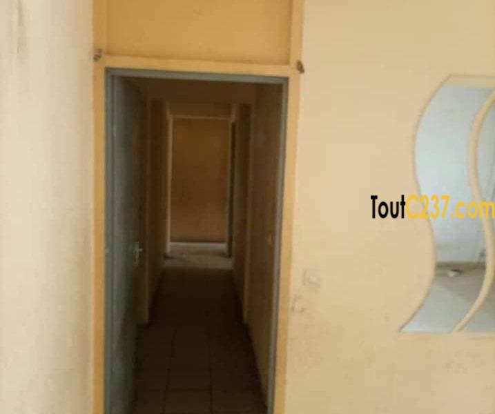 Maison à louer à Bonamoussadi Douala