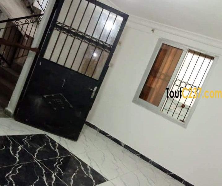 Studio moderne à louer à Bonamoussadi Douala