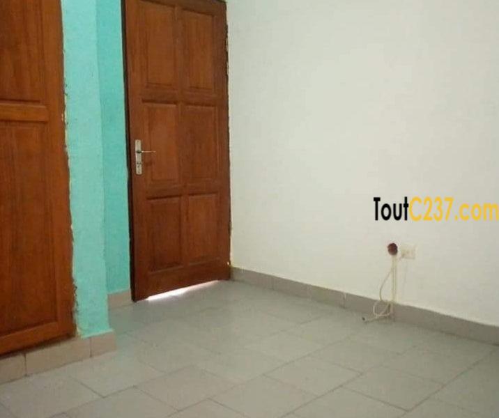 Studio à louer à antenne kotto Douala