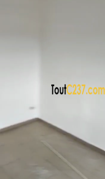 Appartement à louer à Cité sic Douala