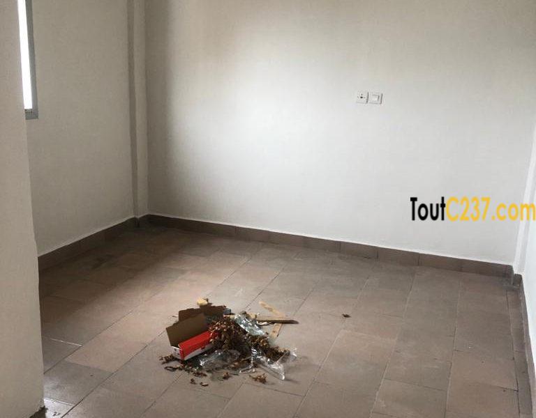 Studio Moderne à louer à Makepe Douala