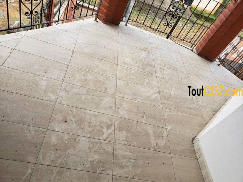 Duplex à louer à Logpom Douala