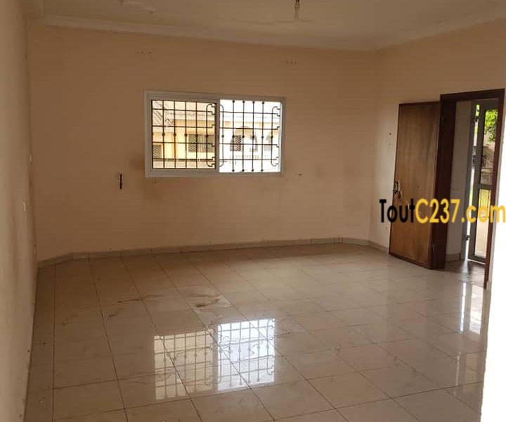 Duplex à louer à Logpom Douala