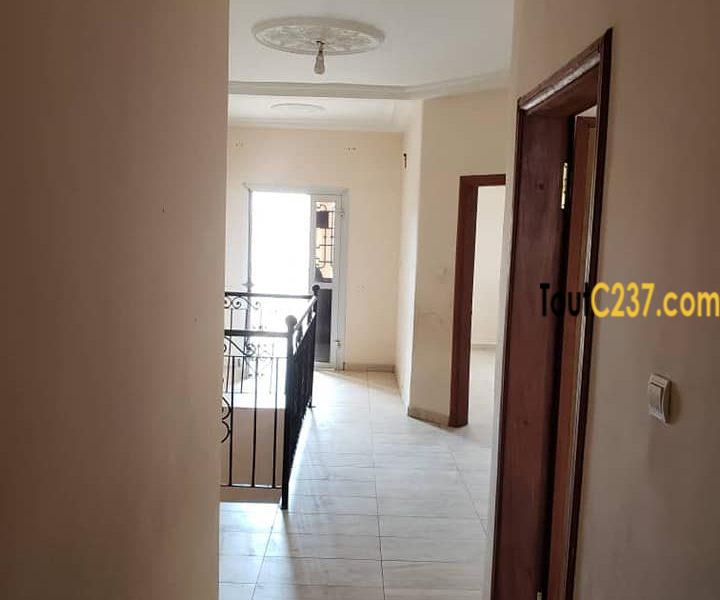 Duplex à louer à Logpom Douala