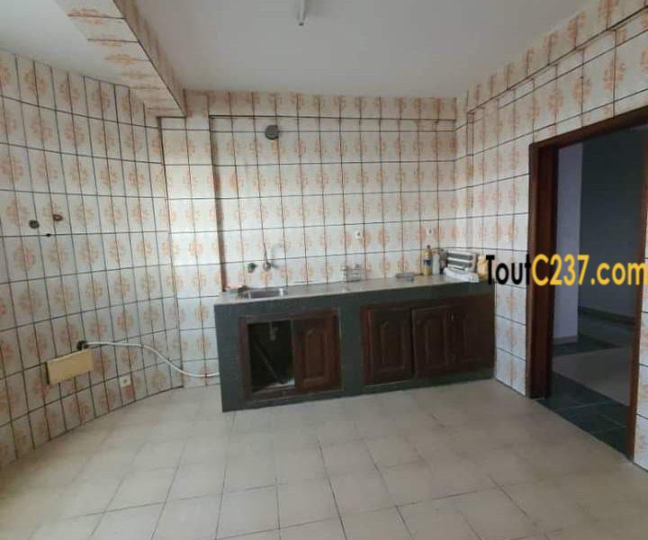 Appartement à louer à Bonamoussadi Douala