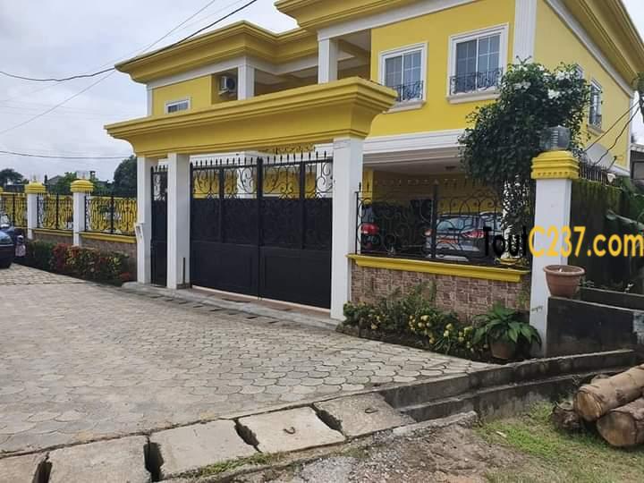 Duplex meublé à vendre à kotto bangue