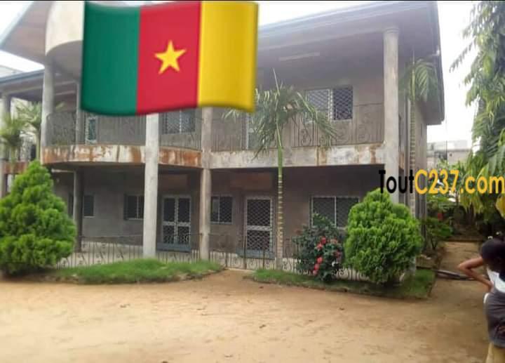 Duplex à vendre à Logpom Douala