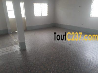 Maison à louer à Bonamoussadi,Douala