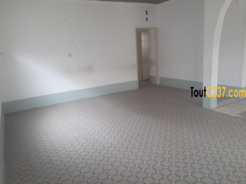 Maison à louer à Bonamoussadi,Douala